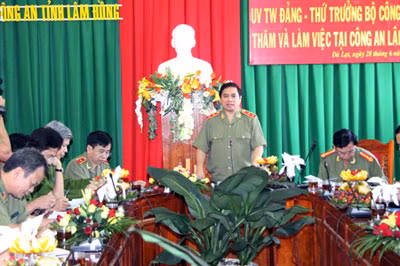 Trung tướng Phạm Minh Chính, Ủy viên Trung ương Đảng, Thứ trưởng Bộ Công an phát biểu tại Hội nghị.