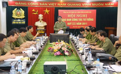 Thiếu tướng Lê Ngọc Nam phát biểu kết luận hội nghị. Ảnh: Việt Hưng.