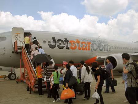 Jetstar Pacific liên tục mở bán vé giá rẻ cho khách hàng bình dân.