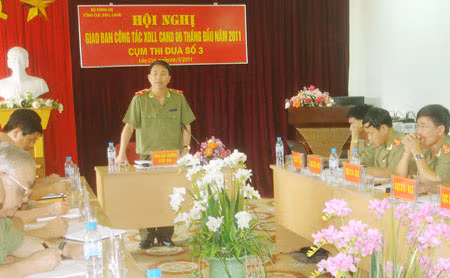 Thiếu tướng Trần Bá Thiều, Tổng cục trưởng Tổng cục Xây dựng lực lượng CAND phát biểu tại Hội nghị.