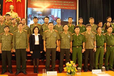Trung tướng Tô Lâm, Ủy viên Trung ương Đảng, Thứ trưởng Bộ Công an cùng các đại biểu dự hội nghị. Ảnh: Việt Hưng.