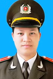 Đại úy Nguyễn Hồng Phú.