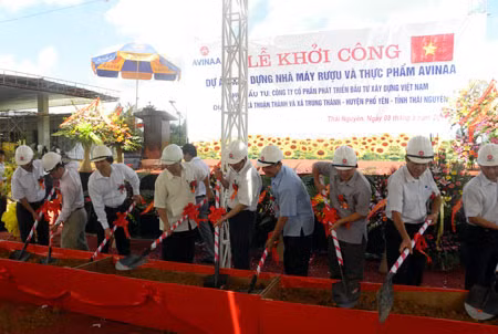 Quang cảnh lễ khởi công.