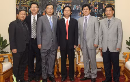 Trung tướng Đặng Văn Hiếu, Ủy viên TW Đảng, Thứ trưởng Thường trực Bộ Công an và Đại sứ Trung Quốc Khổng Huyền Hựu cùng các đại biểu tại buổi tiếp.
