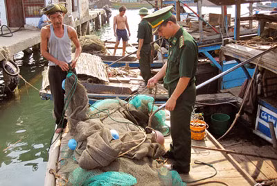 Ngư dân Quảng Nam yên tâm ra khơi vì Hải đội 2 luôn sát cánh cùng.