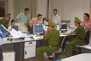 CBCS Cục Cảnh sát phòng chống tội phạm sử dụng công nghệ cao đang kiểm tra phần mềm vi phạm bản quyền.