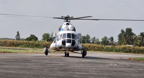 Thực thăng Mi 171 số hiệu 8431 được tăng cường đã đáp xuống sân bay Cà Mau chờ lệng cất cánh vào chiều 10/3.