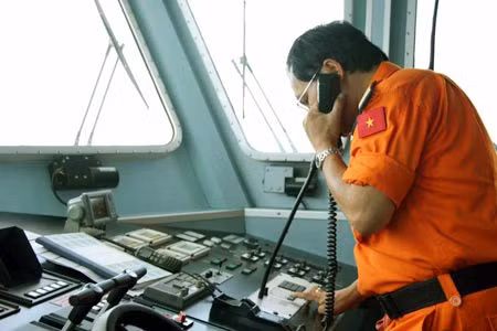 Tàu cứu nạn Danang MRCC nhận được thông tin từ Danang Radio thông báo một tàu nước ngoài đang gặp nạn trên vùng lãnh hải Miền trung, ngay lập tức lên đường…