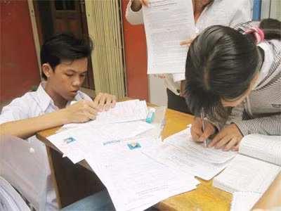 Thí sinh cần cân nhắc kỹ trước khi làm hồ sơ dự thi.
