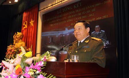 Thượng tướng Nguyễn Khánh Toàn, Thứ trưởng Thường trực Bộ Công an phát động cuộc thi báo chí với chủ đề “An ninh và cuộc sống” 2 năm 2011 – 2012.