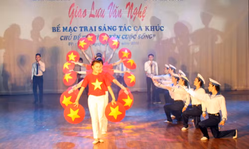 Thứ trưởng Thường trực Đặng Văn Hiếu dự bế mạc Trại sáng tác ca khúc chủ đề “Vì bình yên cuộc sống” ảnh 2