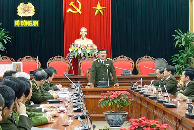 Thượng tướng Nguyễn Khánh Toàn chúc Tết CBCS Tổng cục XDLL-CAND. Ảnh: Anh Tuấn.