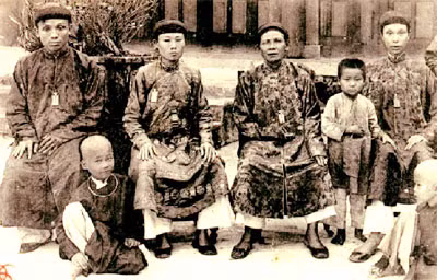 Các quan lại Bắc Kỳ thời xưa (ảnh tư liệu).