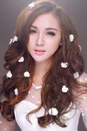 Kelly Nguyễn.