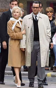 Michelle với nam diễn viên Dougray Scott, người đóng vai Arthur Miller chồng của Marilyn, trong một cảnh phim.