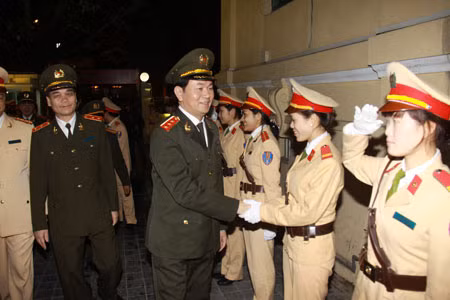 Kiểm tra công tác ứng trực, sẵn sàng chiến đấu của Công an các đơn vị, địa phương ảnh 4