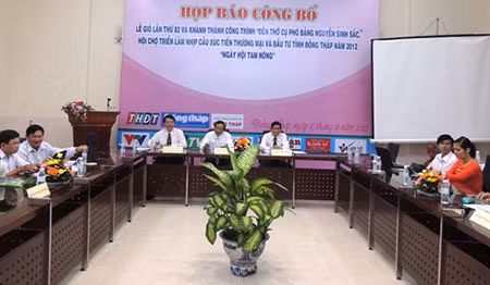 Quang cảnh buổi lễ.