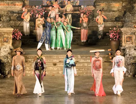 Lễ hội áo dài tại Festival Huế 2012 ảnh 11