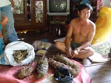 Đồng Tháp: Bắt hai đối tượng bán lẻ cần sa ở biên giới ảnh 1