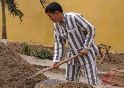 Bình "Liên Xô" đang thụ án