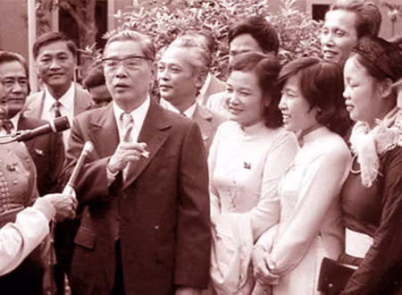 Tấm gương ngời sáng ảnh 1