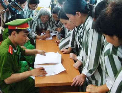 Phạm nhân được đặc xá.