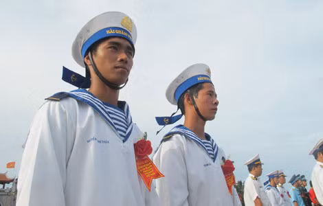Chỉ một lần bắt tay ảnh 2