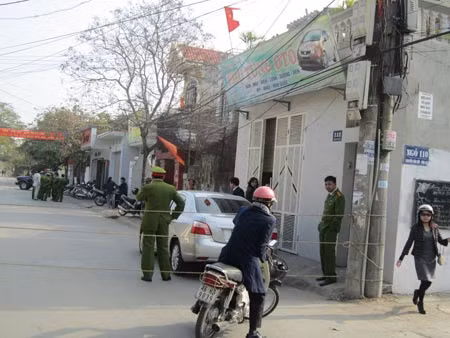 Lực lượng Công an đang phong tỏa hiện trường vụ việc để điều tra.