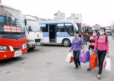 Chuyện nhà xe tăng giá, luôn khiến hành khách lo lắng mỗi dịp Tết đến.