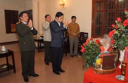 Thứ trưởng Thường trực Đặng Văn Hiếu chúc Tết gia đình các đồng chí nguyên là lãnh đạo Bộ Công an ảnh 1