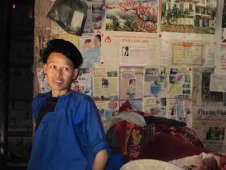 Góc giường nơi mẹ của Hoàng Thị Nhính hằng đêm khóc thương con.
