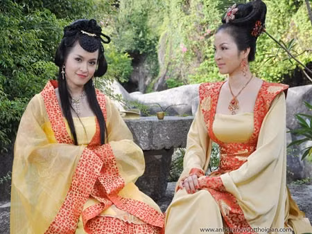 "Anh chàng vượt thời gian" đã có thời gian sản xuất vượt kỷ lục và cũng gây "sóng gió" trong dư luận ở mức... kỷ lục.