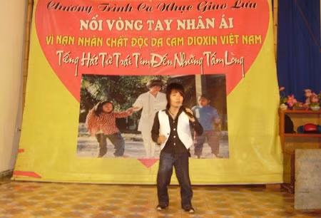 Một tiết mục biểu diễn của Đoàn nghệ thuật nhân đạo.
