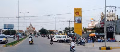 Khu vực biên giới cửa khẩu Pavet luôn tấp nập bóng dáng các con bạc vào nạp mạng.