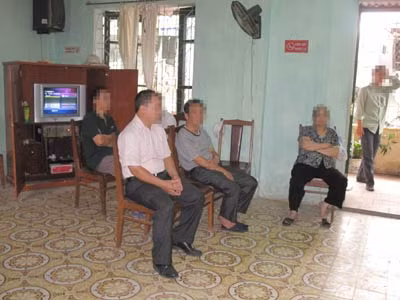 Lớp học dành cho những bệnh nhân bị tâm thần ở Bệnh viện Tâm thần Ban ngày Mai Hương.