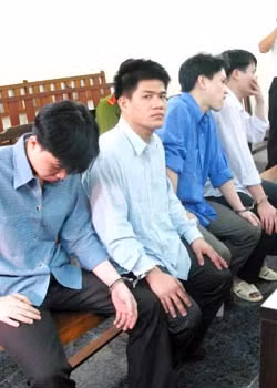 Các đối tượng trong vụ án xâm hại tình dục trẻ vị thành niên.