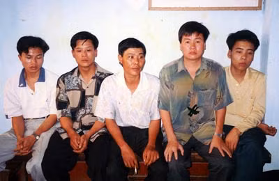 Thắng “chập” và đàn em bị bắt năm 1994.