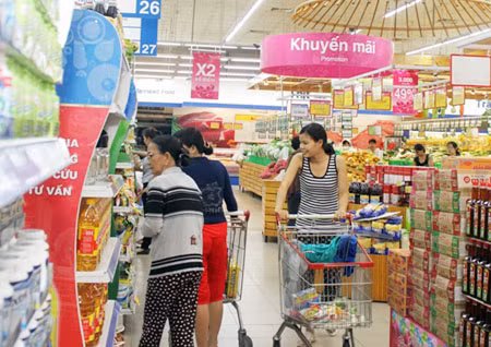 Hàng hóa của DN các tỉnh, thành Đông - Tây Nam Bộ và DN bình ổn được bán nhiều tại hệ thống siêu thị Co.op Mart.