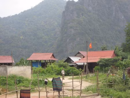 Một góc bản Cà Roòng.