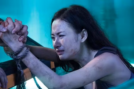 Angela Phương Trinh trong phim “Biết chết liền”.