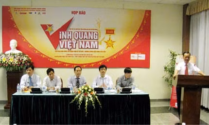 Ban tổ chức Chương trình Vinh quang Việt Nam lần thứ VIII.