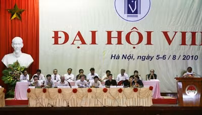 Đoàn Chủ tịch Đại hội VIII Hội Nhà văn Việt Nam.