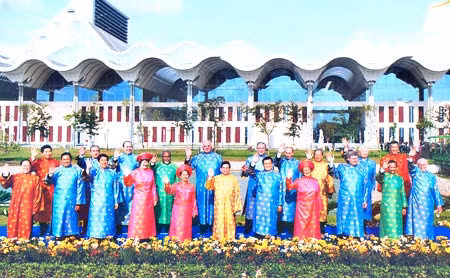 Chủ tịch nước Nguyễn Minh Triết và nguyên thủ các nước tại Hội nghị APEC 2006. (Ảnh: Tùng Lâm).