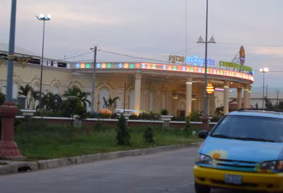 Khu vực các casino biên giới luôn tấp nập các con bạc người Việt sang "nộp mạng".