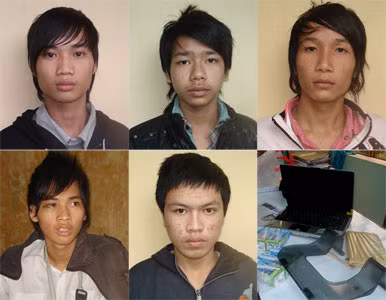 Nguyễn Minh Tuấn, Nguyễn Huấn, Trương Văn Ngọt, Nguyễn Minh Tú, Bùi Chí Đạt cùng tang vật một vụ án.