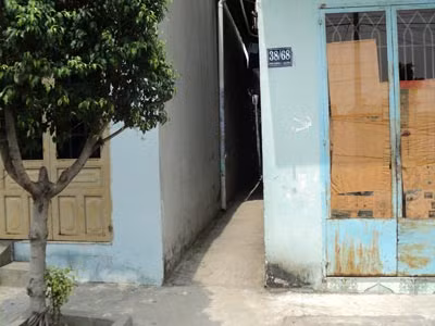 Dãy nhà trọ nơi xảy ra vụ giết người.