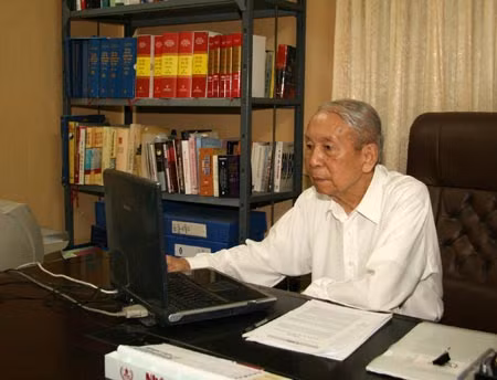 Nhà báo Hồng Hà (tháng 6/2010). Ảnh: Duy Hiển.