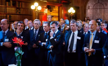 Công ty luật Baker Botts của ông James A. Baker III kỷ niệm 1 năm khai trương văn phòng tại Brussels.