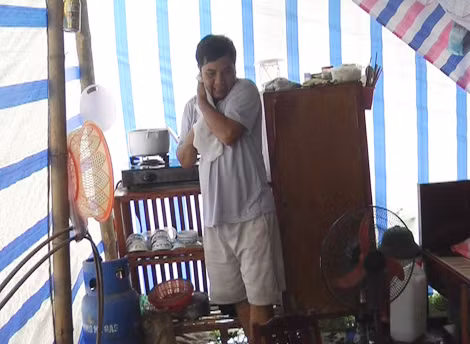 Nghe theo lời dụ dỗ xuất cảnh trái phép ra nước ngoài lao động, anh Lê Quảng Ninh ở xã Xuân Anh, (huyện Yên Lập) đã mất nhà cửa.