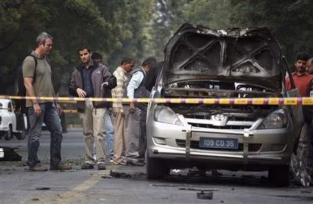 Hiện trường vụ đánh bom xe ở thủ đô New Delhi (Ấn Độ). Ảnh: Reuters.